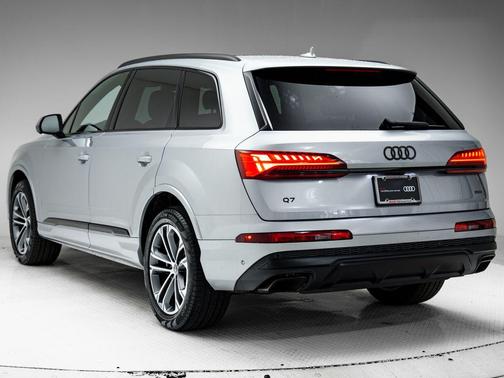 2025 Audi Q7 45 Premium