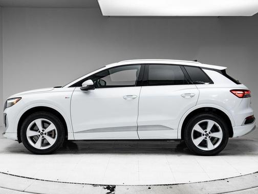 Glacier White Metallic 2023 Audi Q4 e-tron Premium 50 quattro