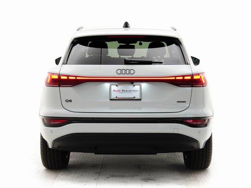 2025 Audi Q6 e-tron Premium quattro