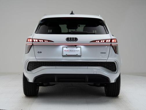 Glacier White Metallic 2026 Audi Q3 TFSI quattro S tronic