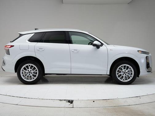Glacier White Metallic 2026 Audi Q3 TFSI quattro S tronic