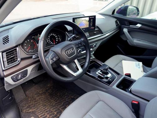 2022 Audi Q5 45 S line Premium