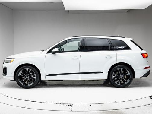 2025 Audi Q7 55 Premium Plus