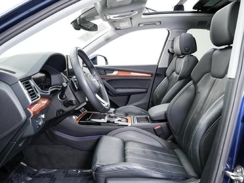 Navarra Blue Metallic 2022 Audi Q5 45 S line Prestige