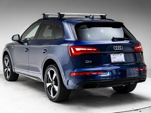 Navarra Blue Metallic 2022 Audi Q5 45 S line Prestige