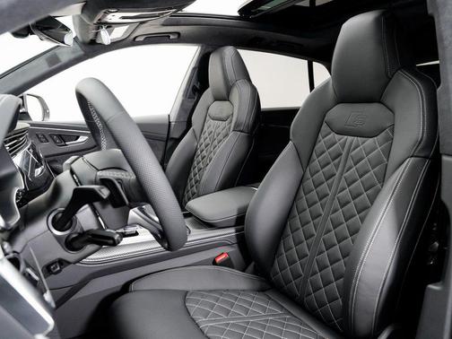 2026 Audi SQ8 4.0T Prestige