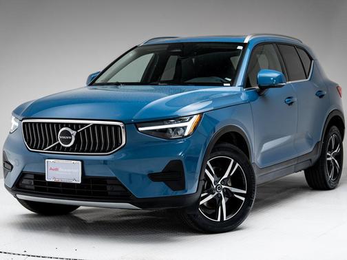 2024 Volvo XC40 B5 Core Bright Theme