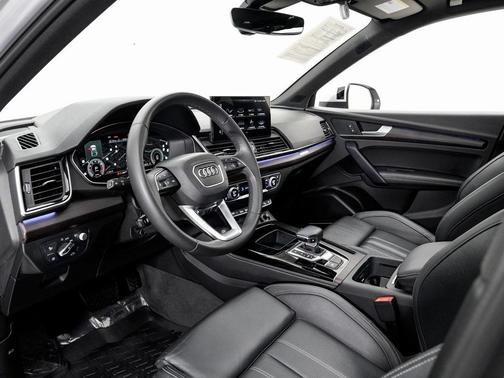 2022 Audi Q5 45 S line Prestige