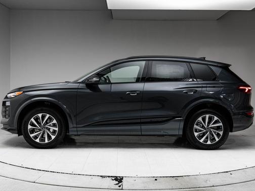 Manhattan Gray Metallic 2027 Audi Q6 e-tron Premium quattro