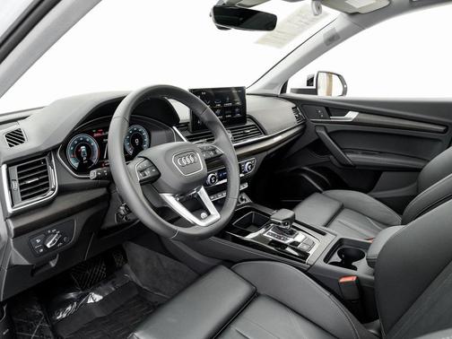 2025 Audi Q5 45 S line Premium Plus