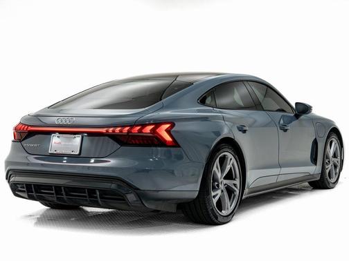 2022 Audi e-tron GT Premium Plus