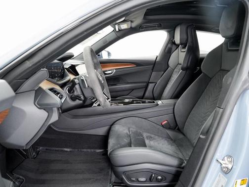 2022 Audi e-tron GT Premium Plus