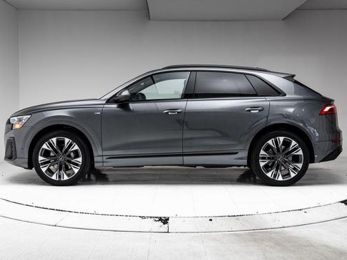 Daytona Gray Pearl Effect 2025 Audi Q8 55 Prestige