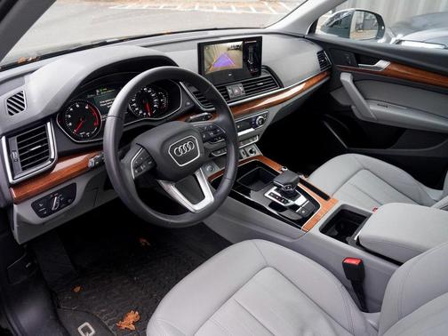 2022 Audi Q5 45 S line Premium