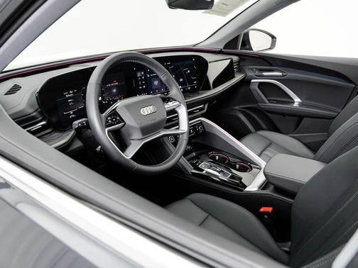 Tambora Gray Metallic 2025 Audi Q5 Premium TFSI quattro S tronic
