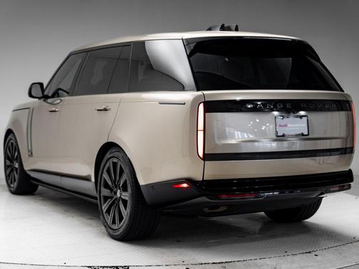 Batumi Gold Premium Metallic 2023 Land Rover Range Rover P400 SE