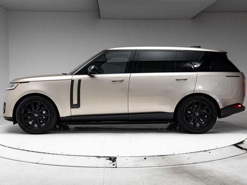 Batumi Gold Premium Metallic 2023 Land Rover Range Rover P400 SE