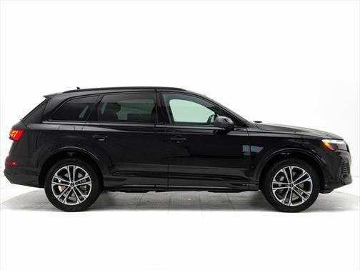 2025 Audi Q7 45 Premium