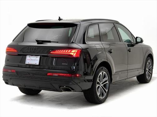 2025 Audi Q7 45 Premium