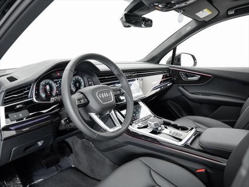 2025 Audi Q7 45 Premium