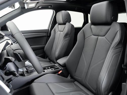 Mythos Black Metallic 2025 Audi Q3 Premium 45 TFSI S line quattro Tiptronic