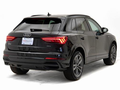 Mythos Black Metallic 2025 Audi Q3 Premium 45 TFSI S line quattro Tiptronic