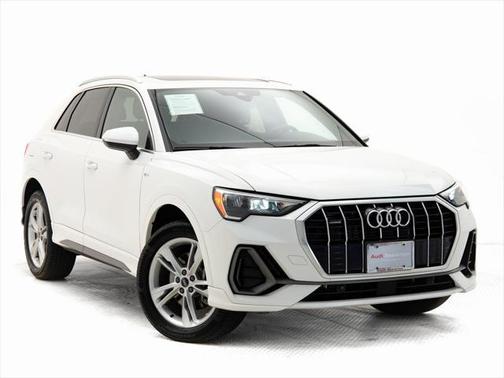 2022 Audi Q3 45 S line Premium