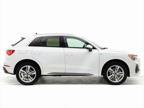 2022 Audi Q3 45 S line Premium