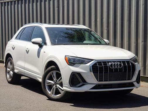 2022 Audi Q3 45 S line Premium