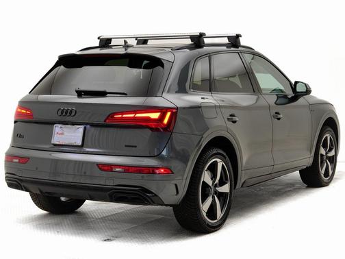 2022 Audi Q5 45 S line Premium Plus