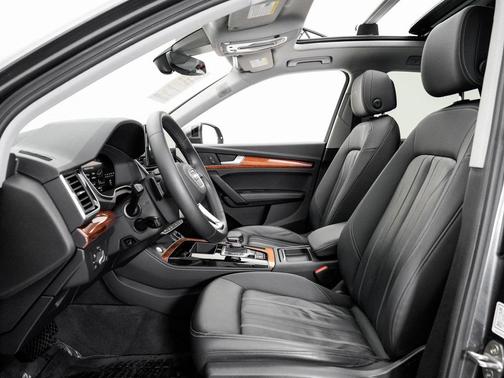 2022 Audi Q5 45 S line Premium Plus