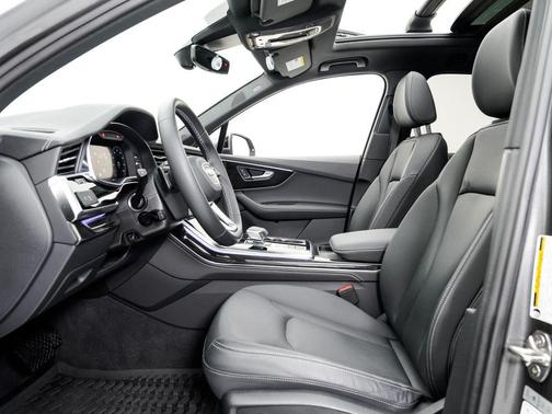 Samurai Gray Metallic 2025 Audi Q7 55 Premium Plus