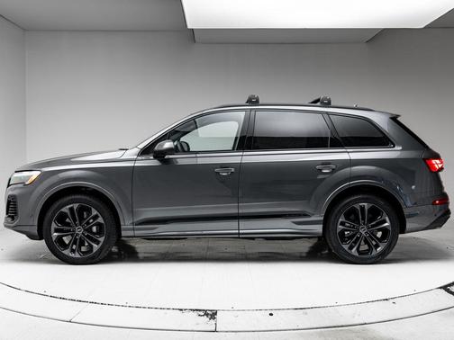 Samurai Gray Metallic 2025 Audi Q7 55 Premium Plus