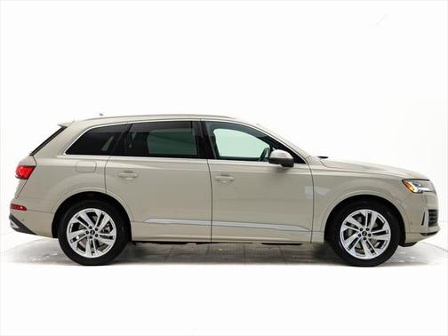 2024 Audi Q7 55 Prestige