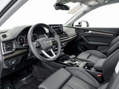 2025 Audi Q5 45 S line Premium Plus