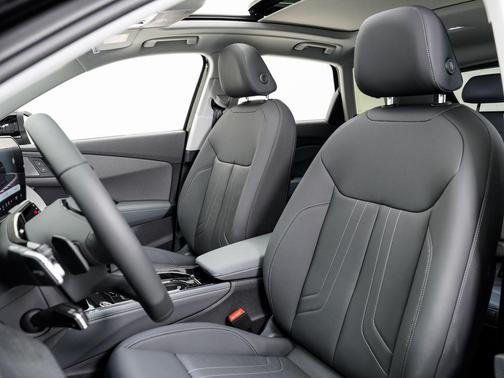 Mythos Black Metallic 2026 Audi Q3 TFSI quattro S tronic