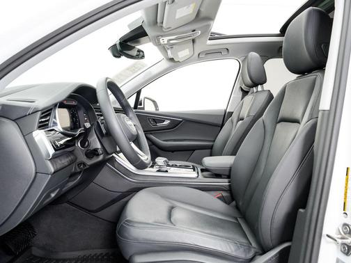 Glacier White 2023 Audi Q7 55 Prestige