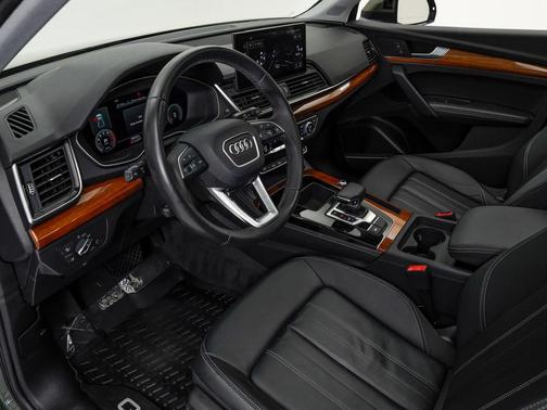 District Green Metallic 2023 Audi Q5 40 Premium Plus