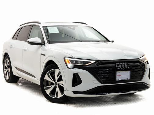 2024 Audi Q8 e-tron Premium