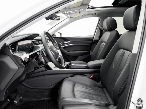2024 Audi Q8 e-tron Premium