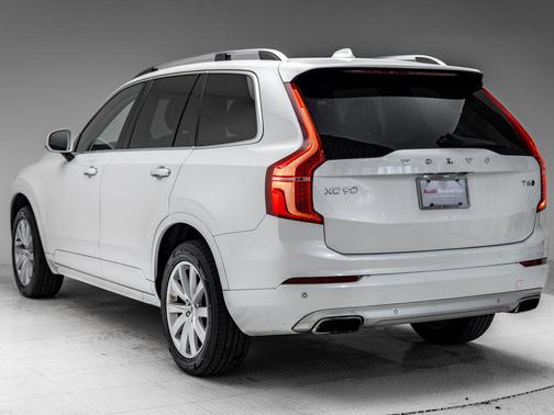 Crystal White Pearl 2016 Volvo XC90 T6 Momentum