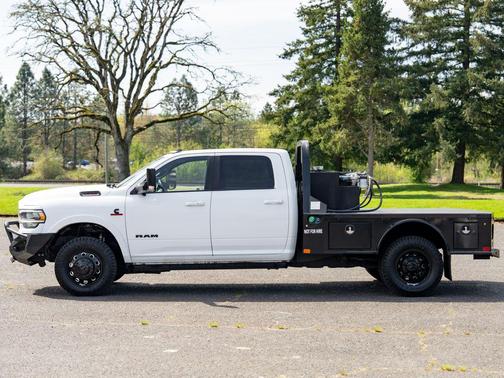 Bright White Clearcoat 2020 RAM 3500 Laramie Crew Cab 4x4 8' Box