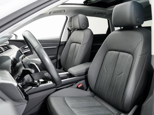 2024 Audi Q8 e-tron Premium Plus