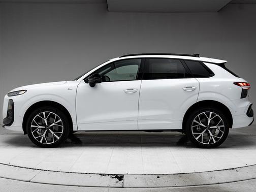 Arkona White 2026 Audi Q3 TFSI quattro S tronic