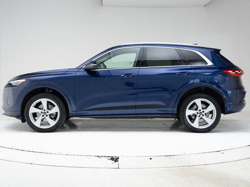 Navarra Blue Metallic 2025 Audi Q5 Premium Plus TFSI quattro S tronic