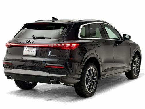 2025 Audi Q5 Premium