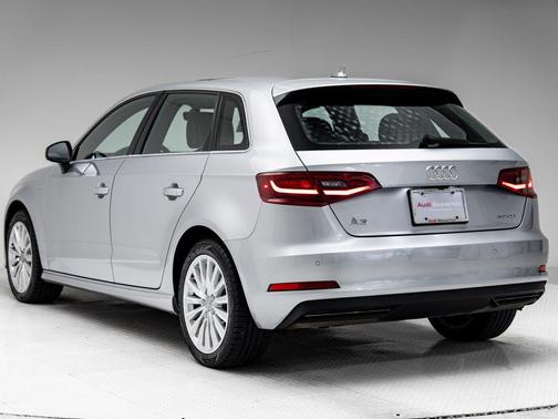 Florett Silver Metallic 2016 Audi A3 e-tron 1.4T Tech Premium Plus