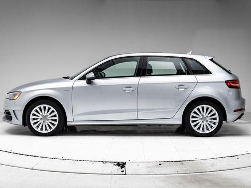 Florett Silver Metallic 2016 Audi A3 e-tron 1.4T Tech Premium Plus