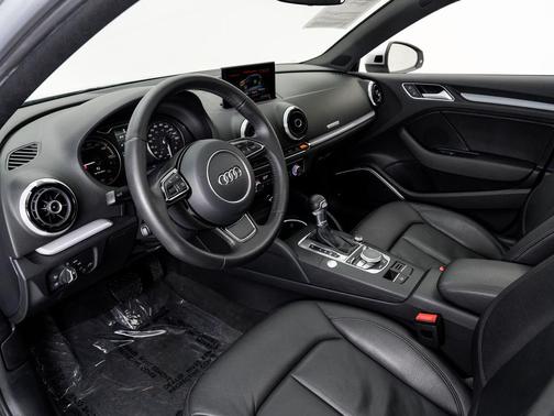 Florett Silver Metallic 2016 Audi A3 e-tron 1.4T Tech Premium Plus