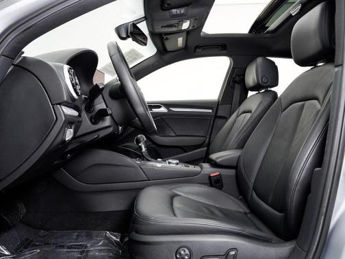 Florett Silver Metallic 2016 Audi A3 e-tron 1.4T Tech Premium Plus